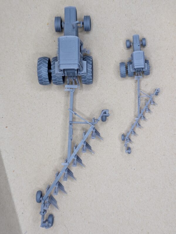 N Scale Red 720 plow, 6 bottom