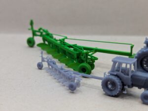 N Scale Green 2450 plow, 6 bottom