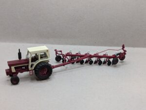 HO Scale Red 720 plow, 6 bottom
