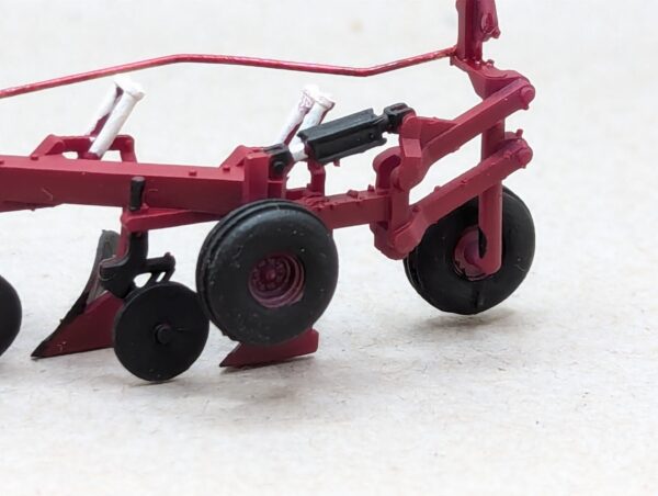 HO Scale Red 720 plow, 6 bottom