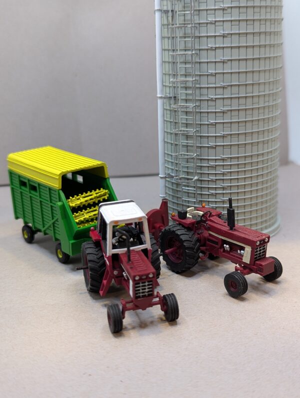 HO-scale-Modern Stave 16'x55' Silo