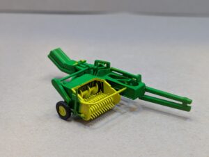 HO Scale Green 14T Baler