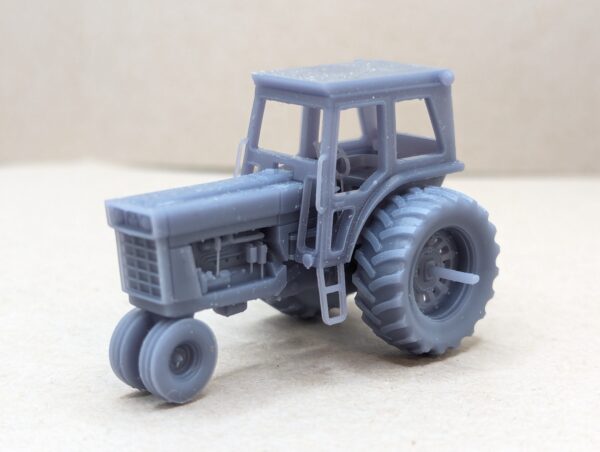 HO Scale Red 66 Tractor With Cab Narrow Front