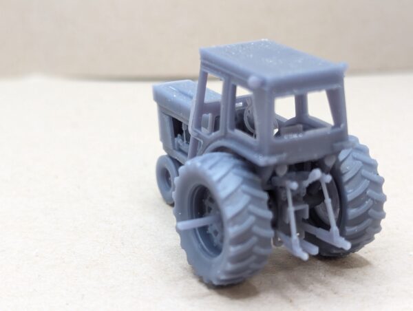 HO Scale Red 66 Tractor With Cab Narrow Front