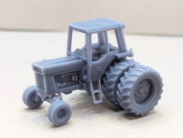 HO Scale Red 86 Series Tractors all Versions