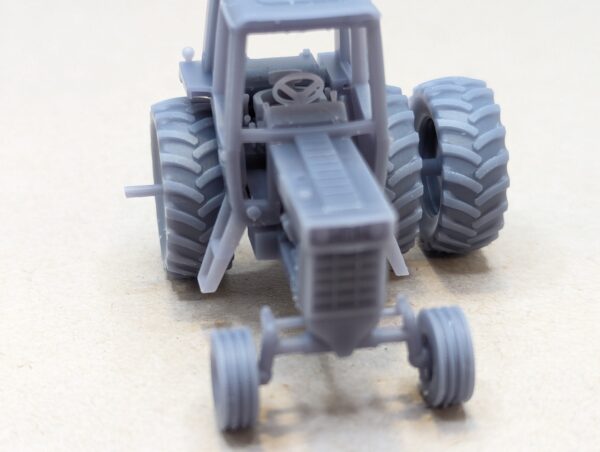 HO Scale Red 86 Series Tractors all Versions