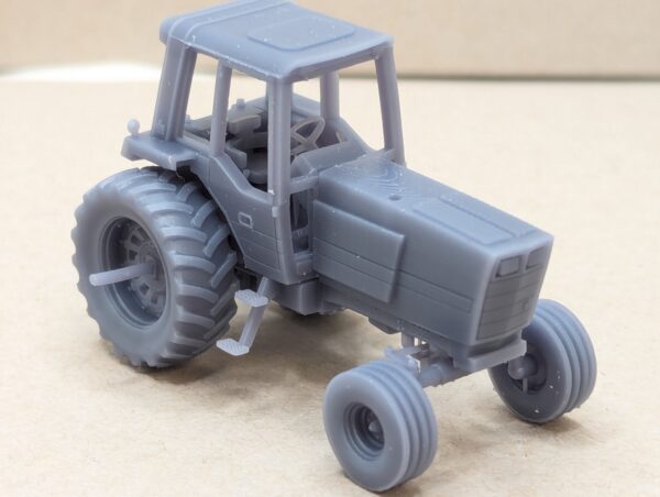 HO Scale Red 88 Tractors Wide Front