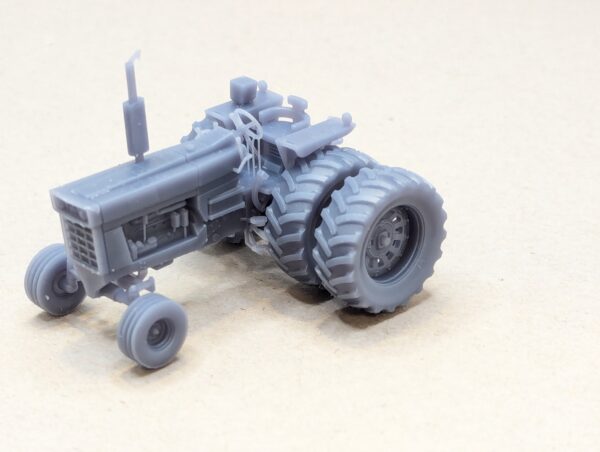 HO Scale Red 66 Series Tractors All rops Versions