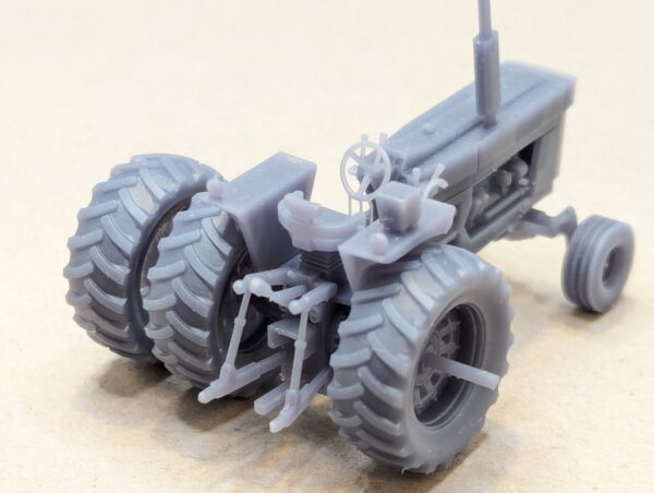 HO Scale Red 66 Series Tractors All rops Versions