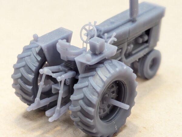 HO Scale Red 66 Tractor With Rops Narrow Front