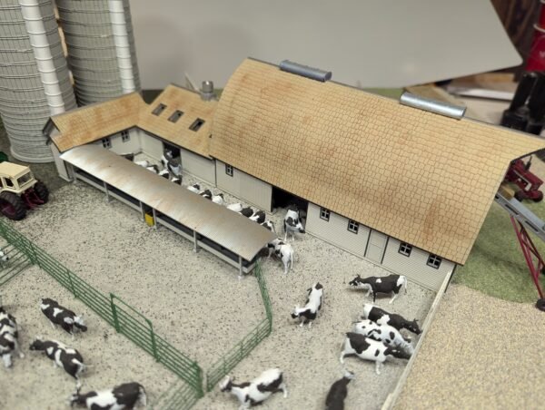 HO Gothic Style Large Dairy Barn