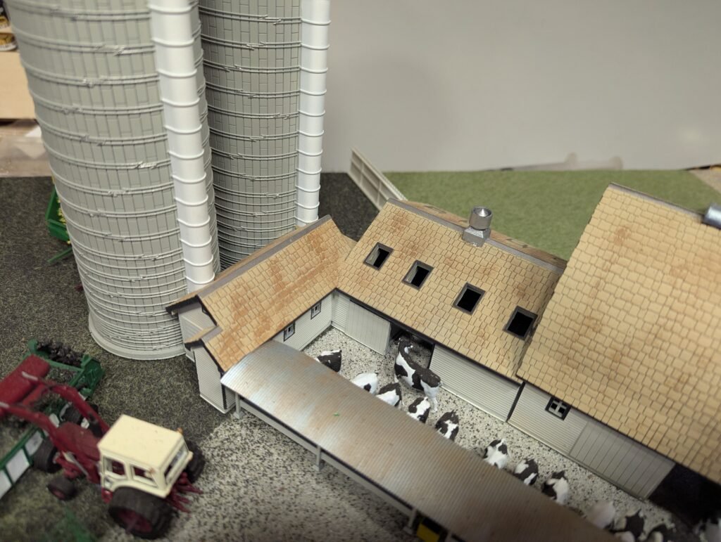 HO Dairy Barn Extension with Silage Room for 2X Modern Stave Silos Left Side